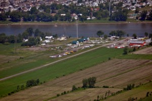 Pilot survives crash at small Laval airport