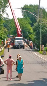 150729 Île Bigras bridge blocked